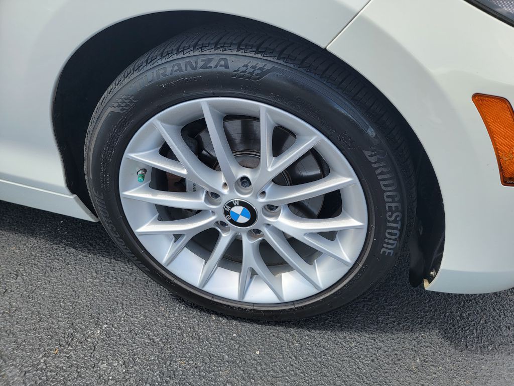 2016 BMW 2 Series Image 29