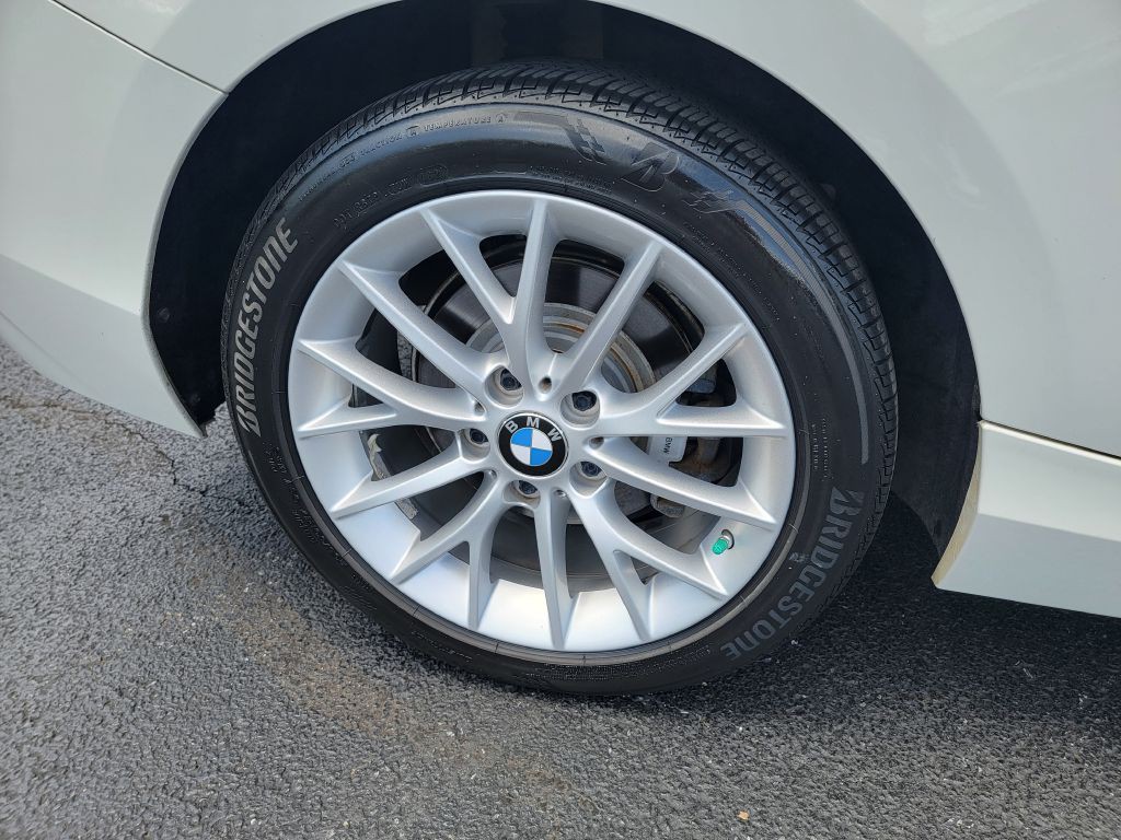 2016 BMW 2 Series Image 30