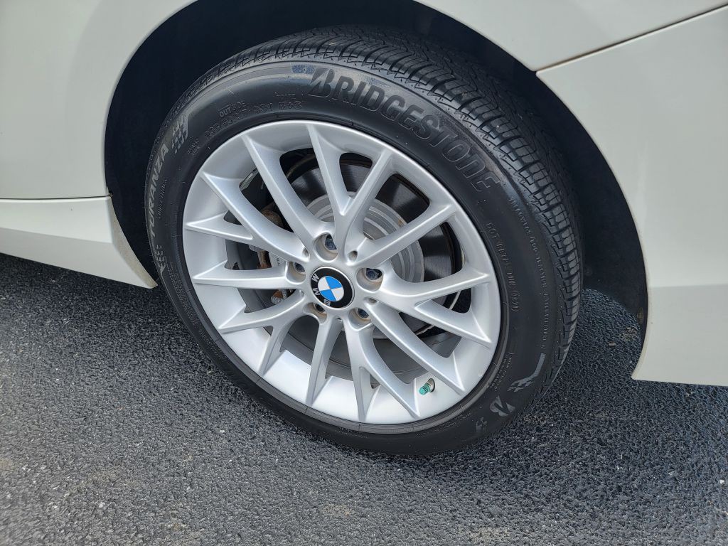 2016 BMW 2 Series Image 31