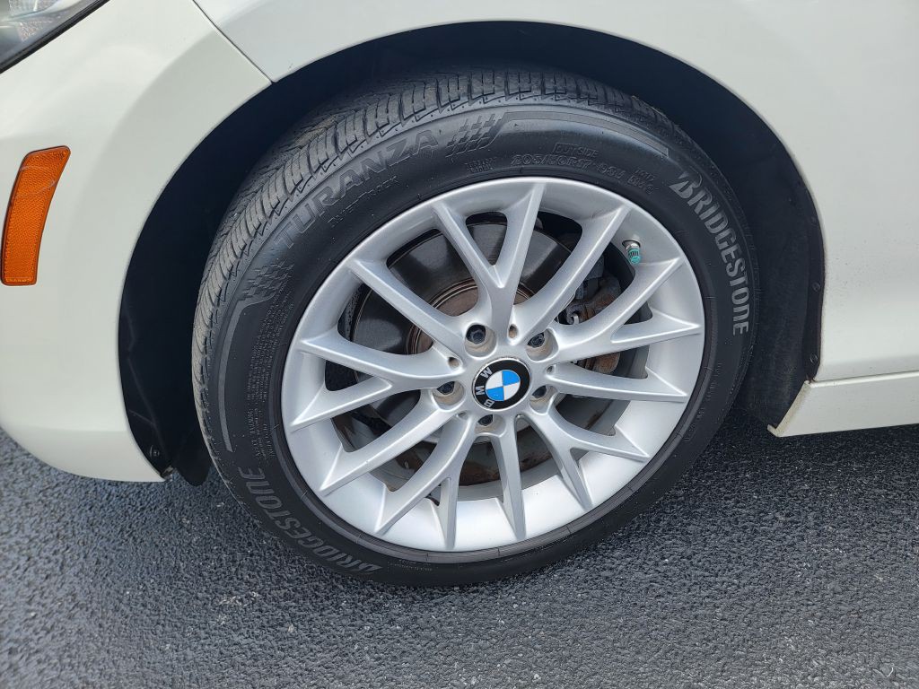 2016 BMW 2 Series Image 32