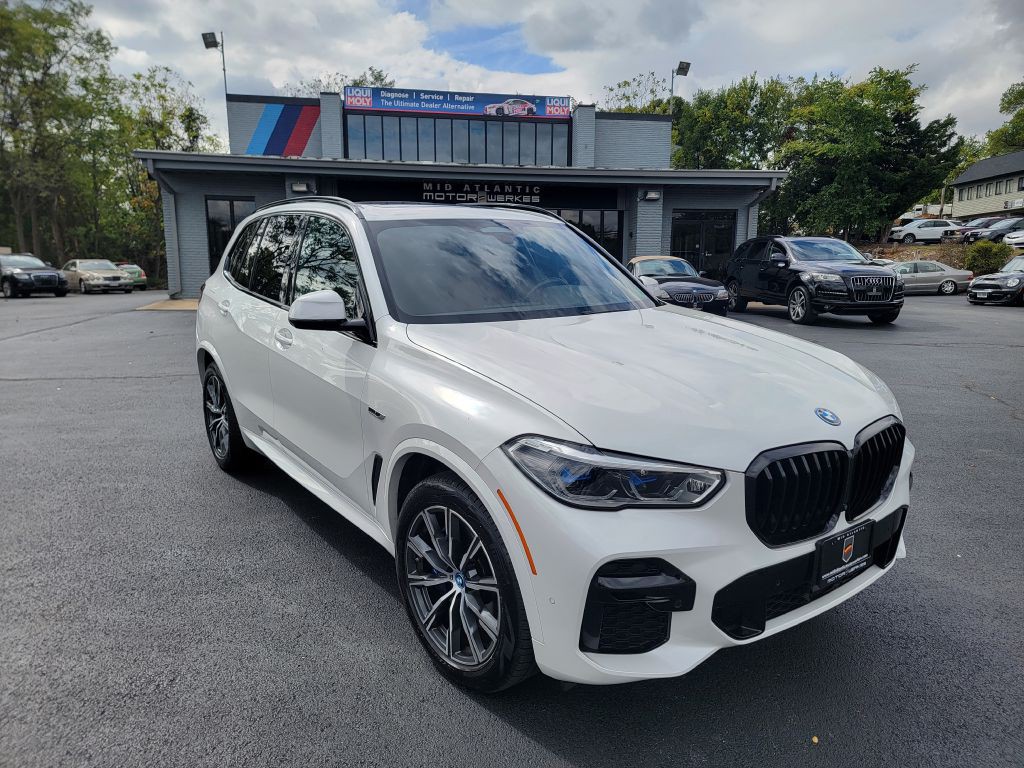 2023 BMW 5 Series Image 1