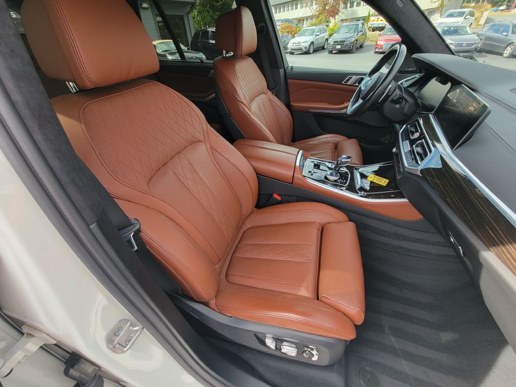 2023 BMW 5 Series Image 17