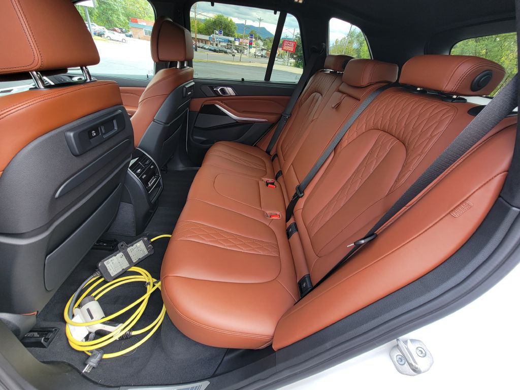 2023 BMW 5 Series Image 18