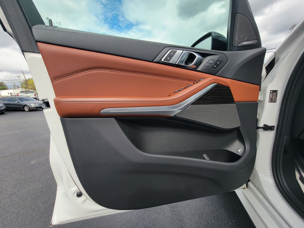 2023 BMW 5 Series Image 31