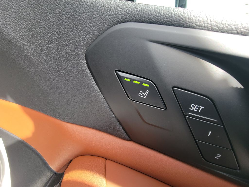 2023 BMW 5 Series Image 32