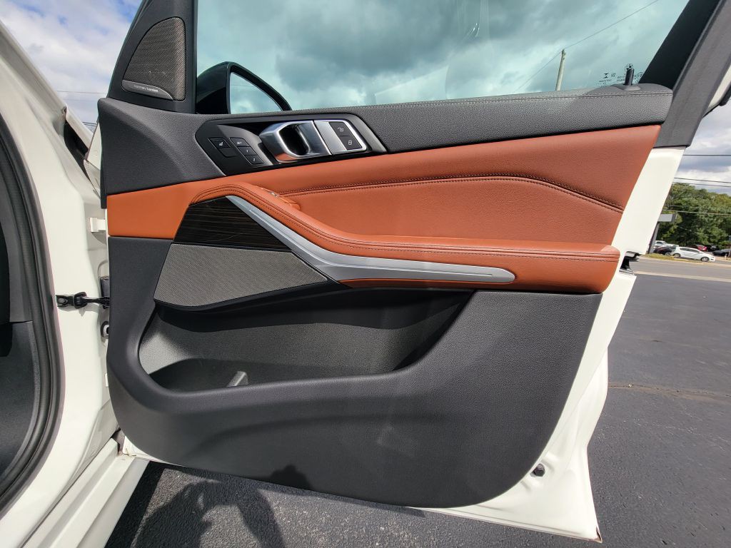 2023 BMW 5 Series Image 33