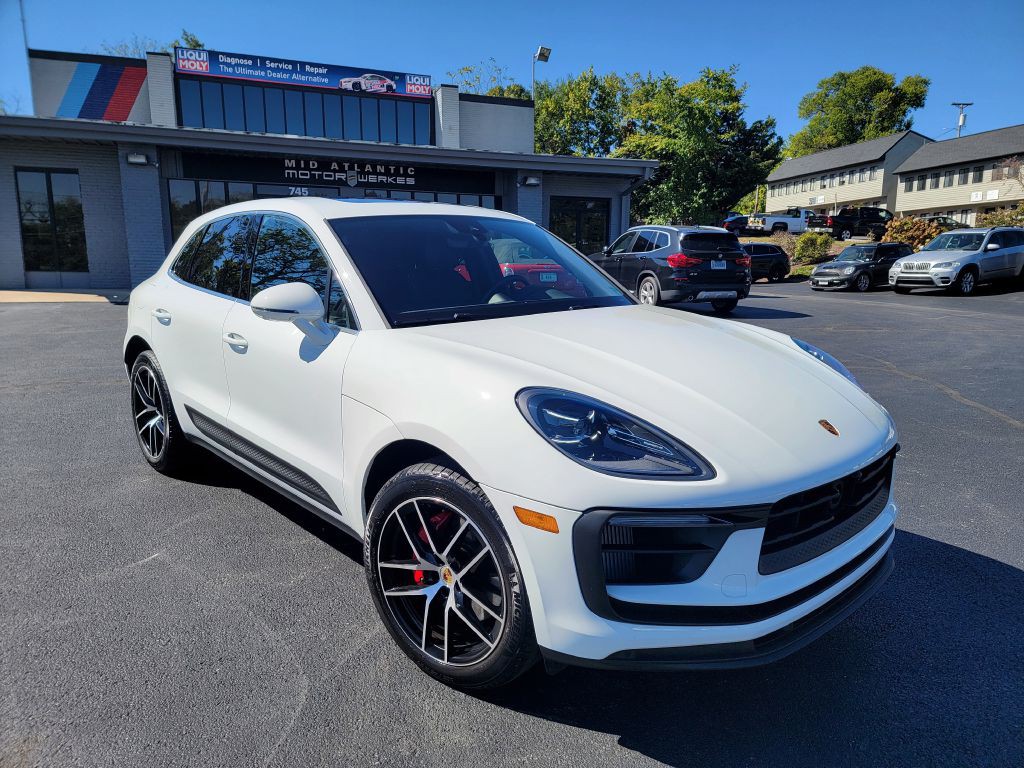 2022 Porsche Macan Image 2