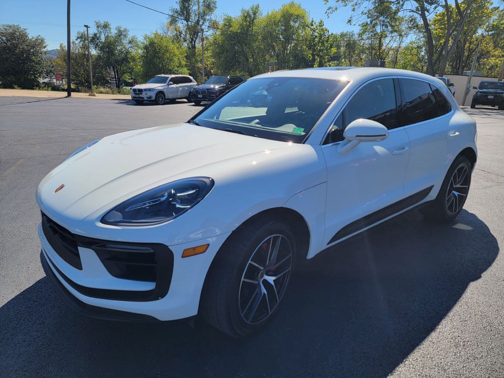 2022 Porsche Macan Image 3