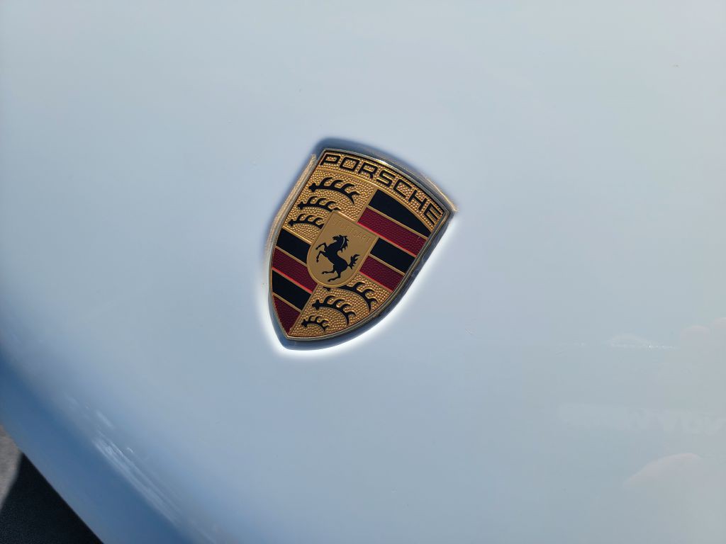 2022 Porsche Macan Image 9