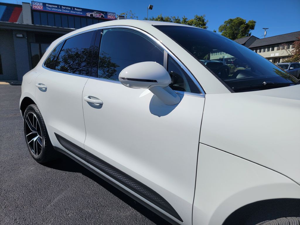 2022 Porsche Macan Image 10