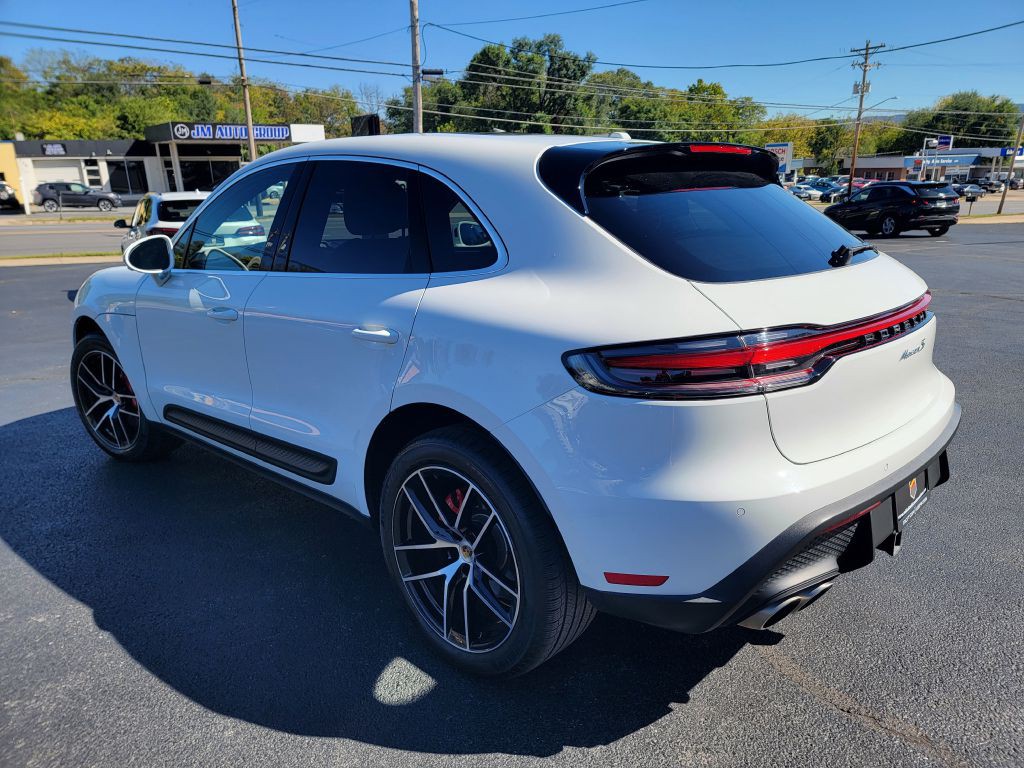 2022 Porsche Macan Image 12