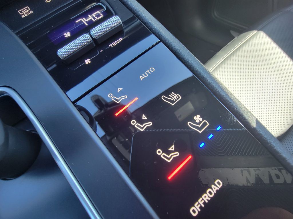 2022 Porsche Macan Image 24