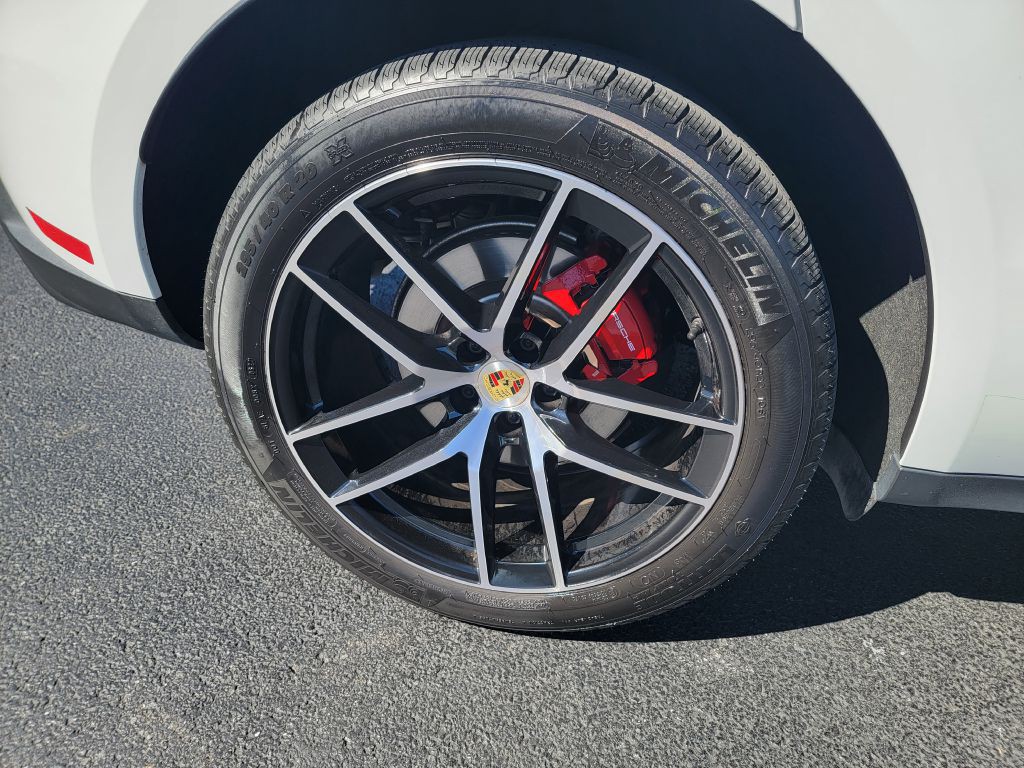 2022 Porsche Macan Image 32