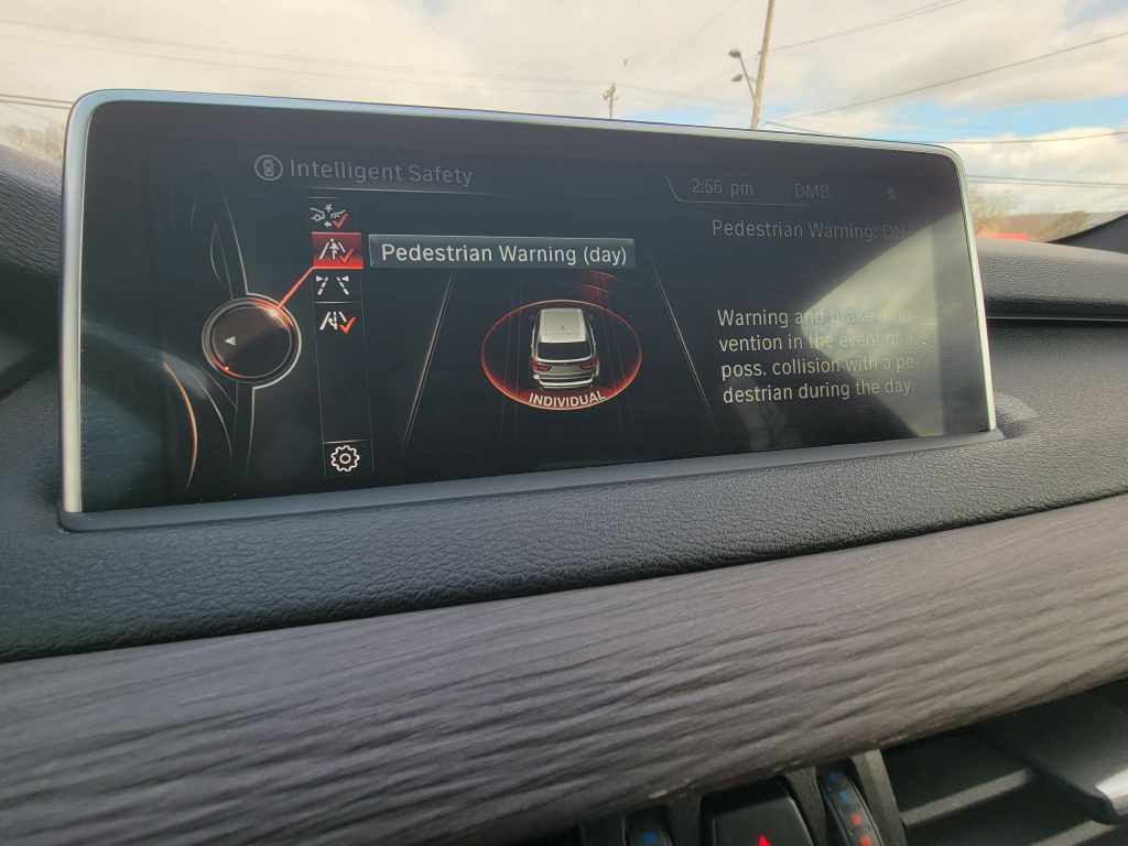 2015 BMW X5 Image 24