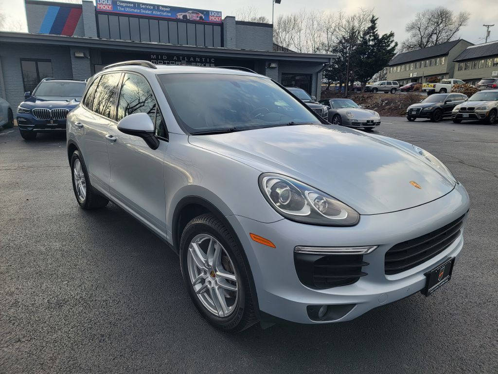 2016 Porsche Cayenne Image 2