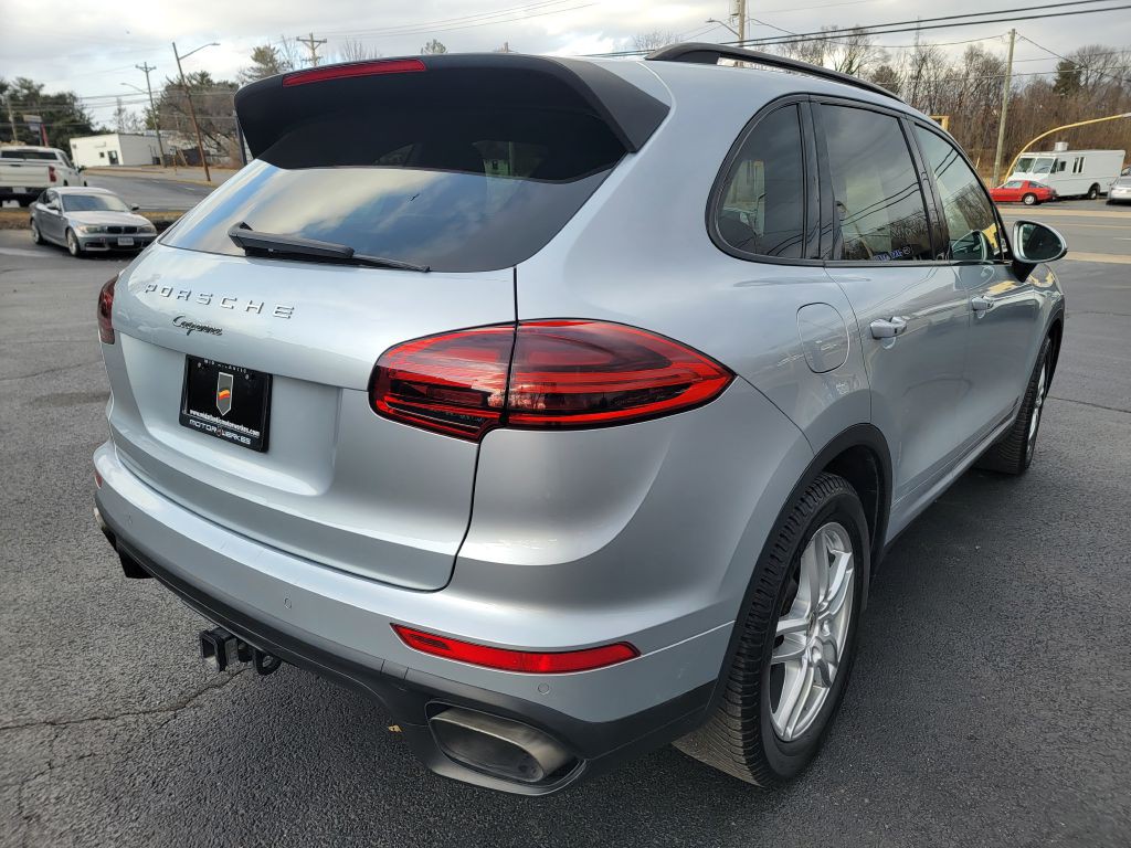 2016 Porsche Cayenne Image 10