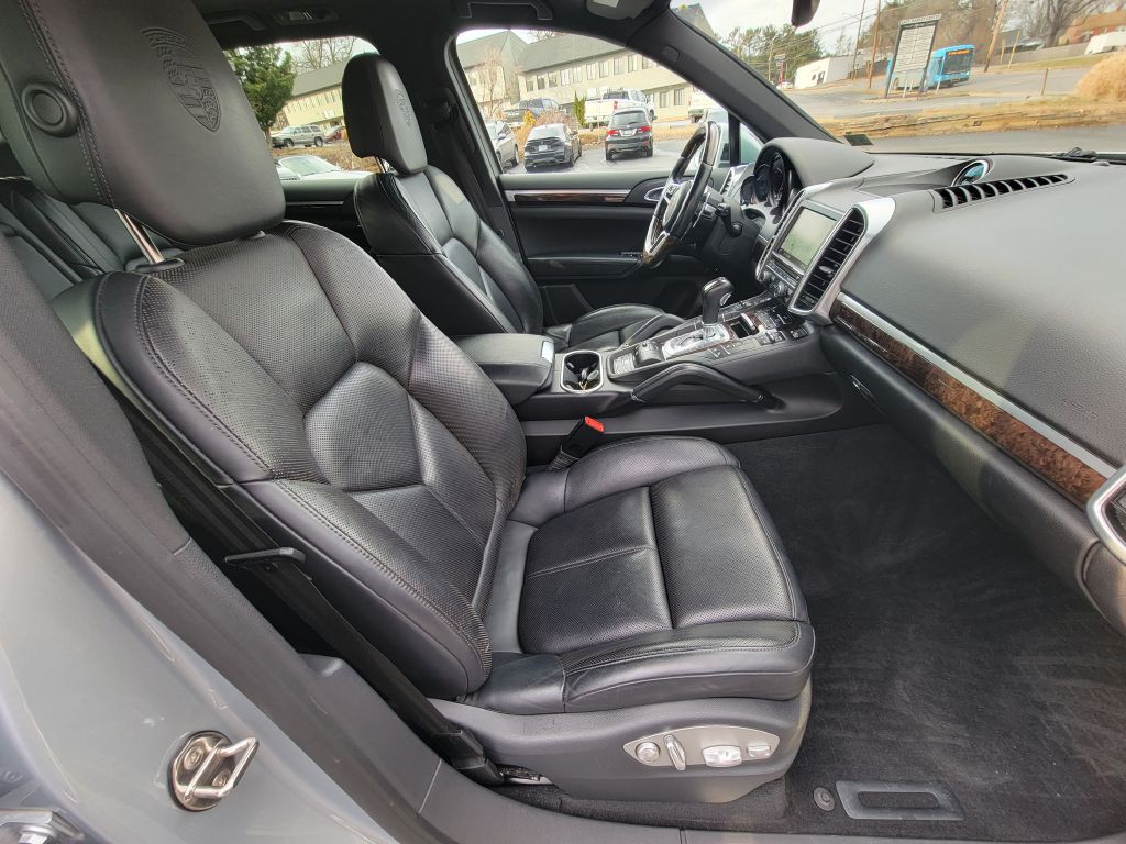 2016 Porsche Cayenne Image 17