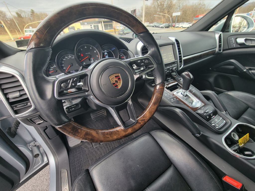 2016 Porsche Cayenne Image 21