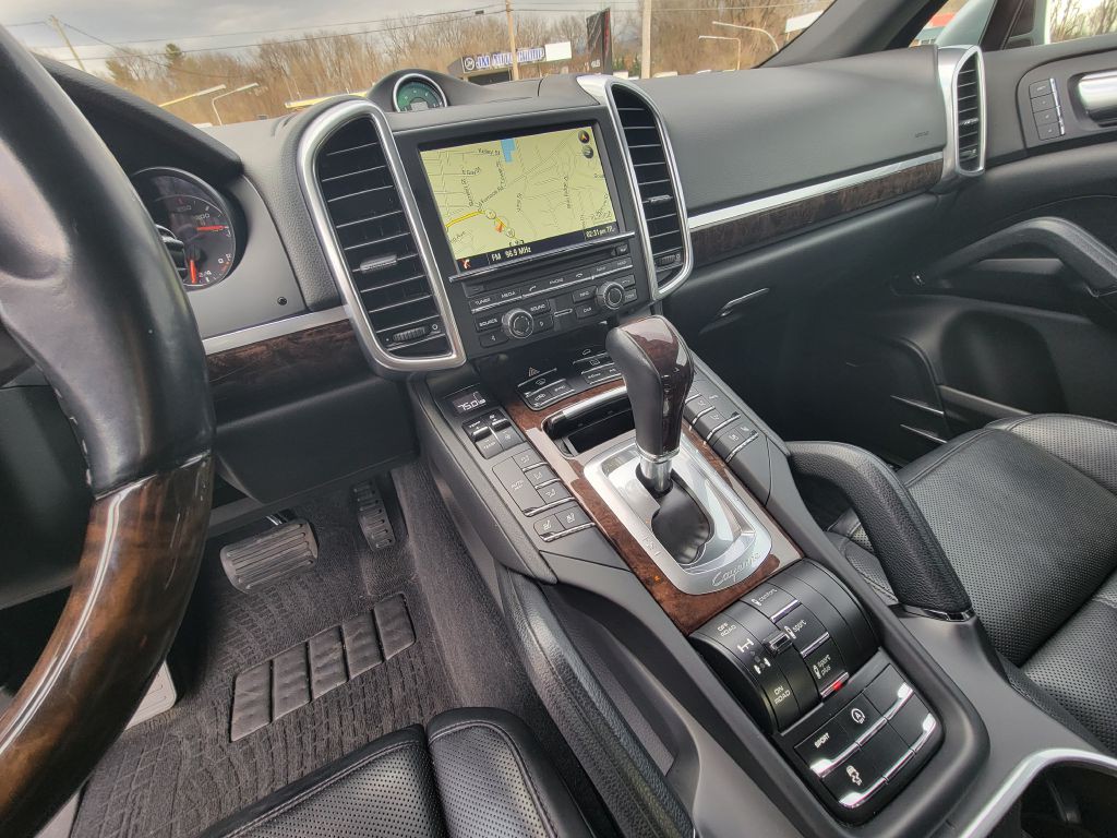2016 Porsche Cayenne Image 22