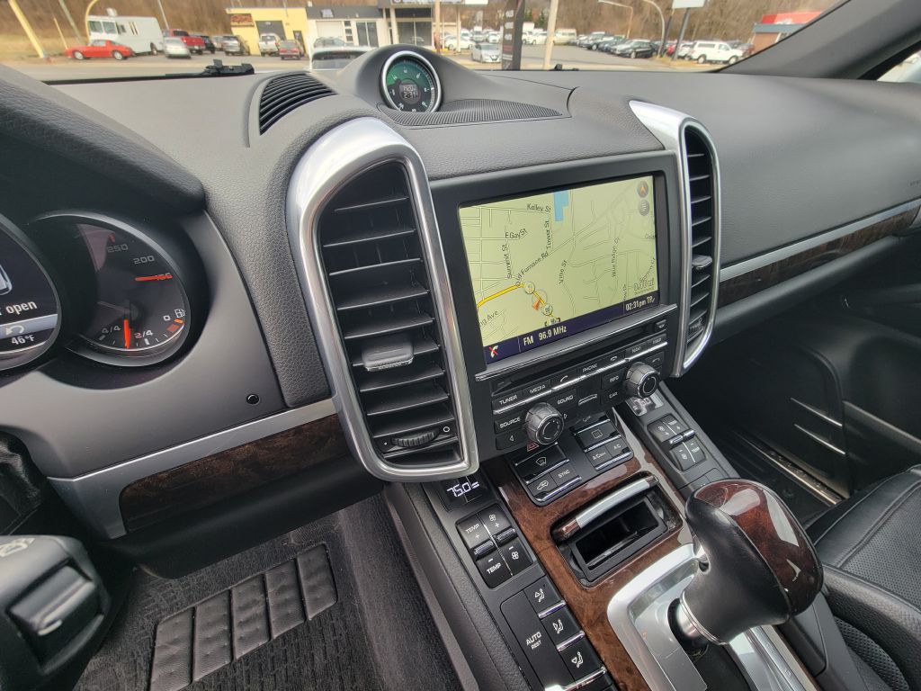 2016 Porsche Cayenne Image 23