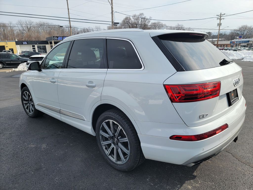 2017 Audi Q7 Image 9