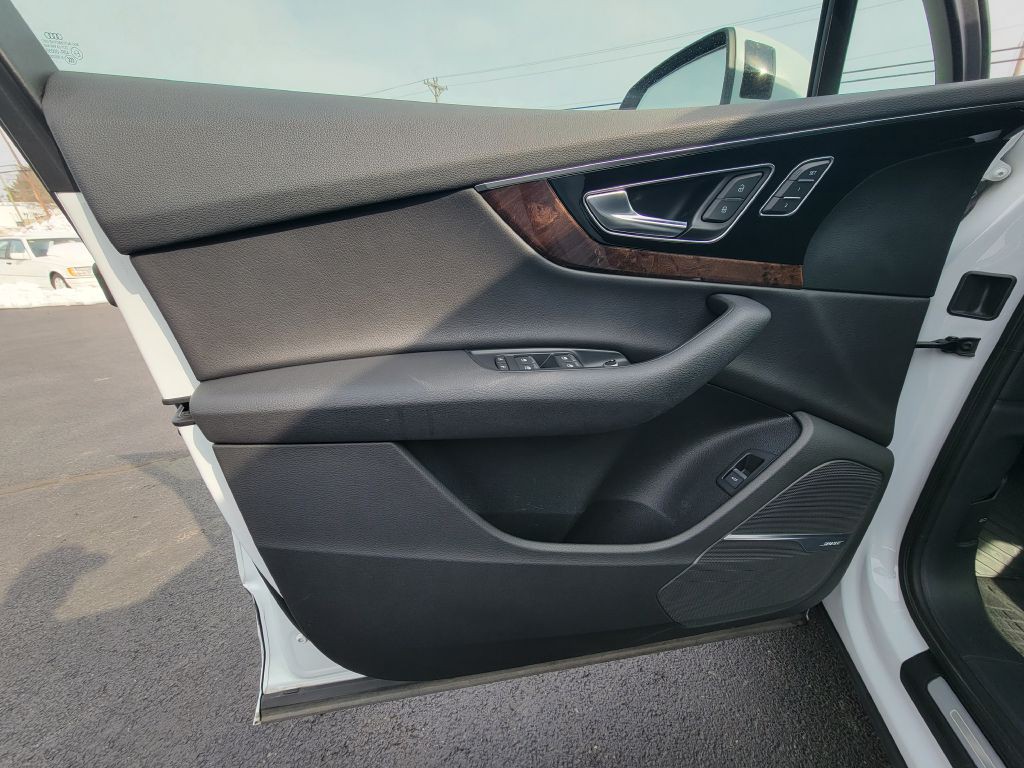 2017 Audi Q7 Image 25