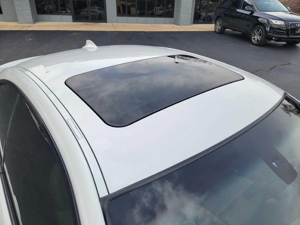 2011 BMW M3 Image 19