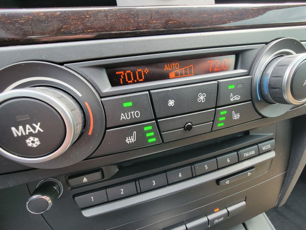 2011 BMW M3 Image 33