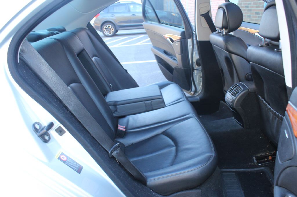 2008 Mercedes-Benz E-Class Image 8