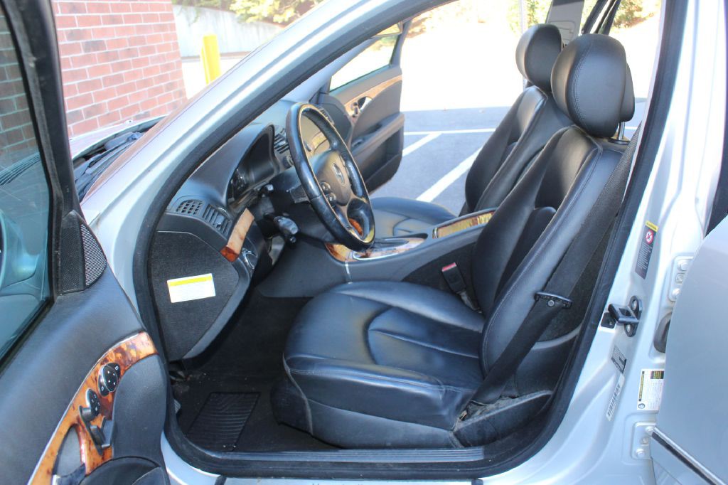 2008 Mercedes-Benz E-Class Image 10
