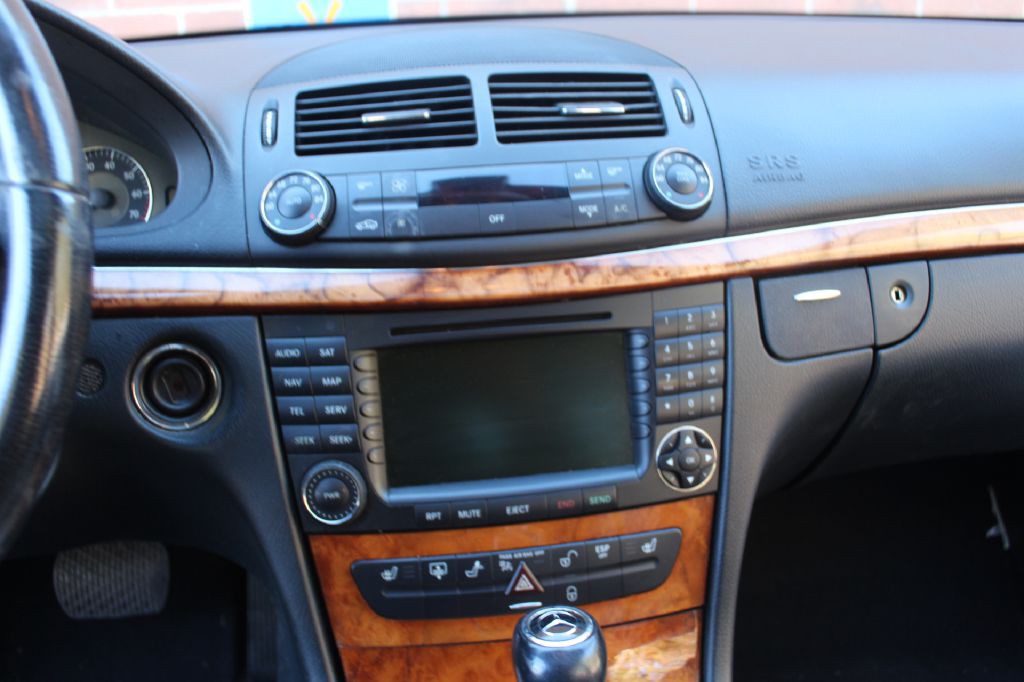 2008 Mercedes-Benz E-Class Image 16