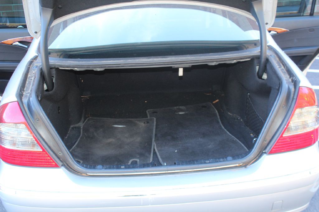 2008 Mercedes-Benz E-Class Image 21