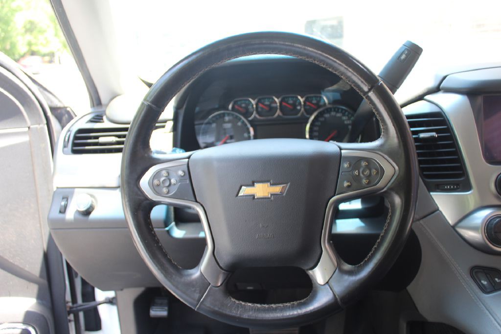 2016 Chevrolet Suburban Image 17