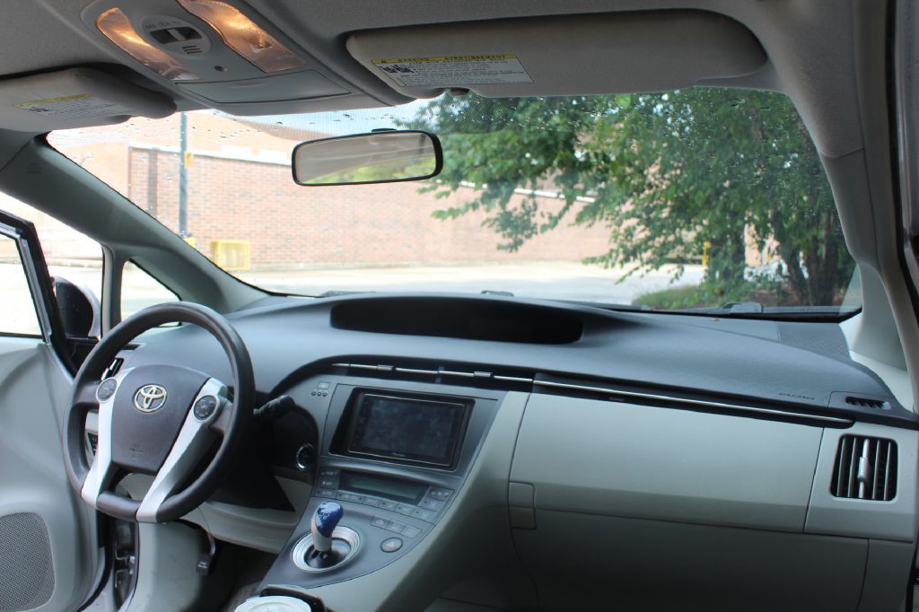 2010 Toyota Prius Image 13