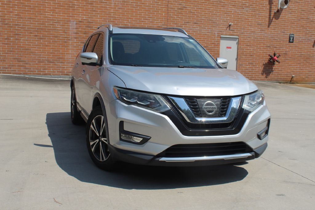 2017 Nissan Rogue Image 1