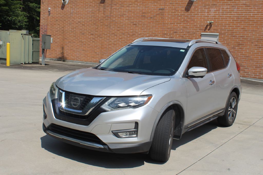 2017 Nissan Rogue Image 2