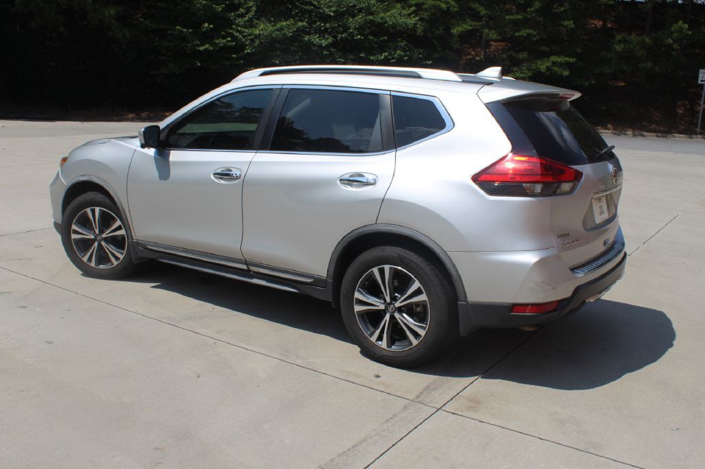2017 Nissan Rogue Image 3