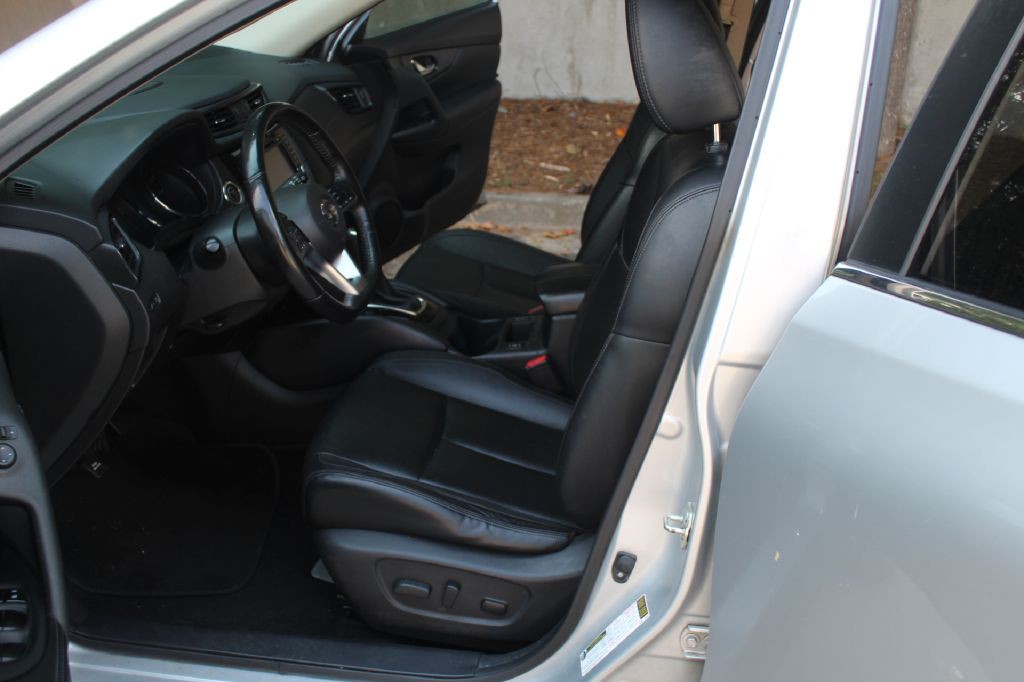 2017 Nissan Rogue Image 10