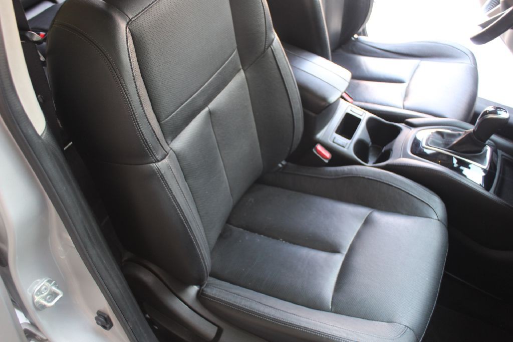 2017 Nissan Rogue Image 12