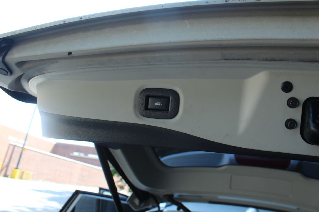 2017 Nissan Rogue Image 21