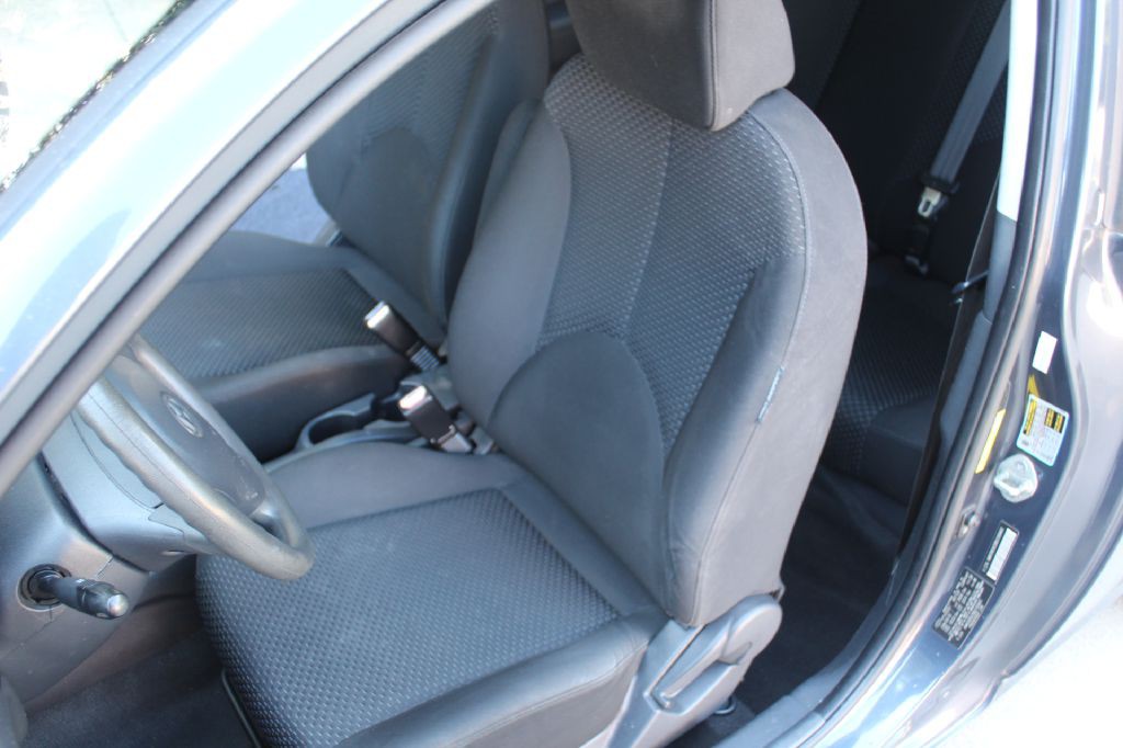 2011 Hyundai Accent Image 10