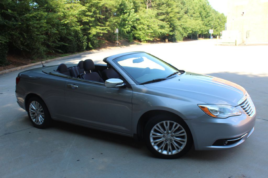 2014 Chrysler 200 Image 6
