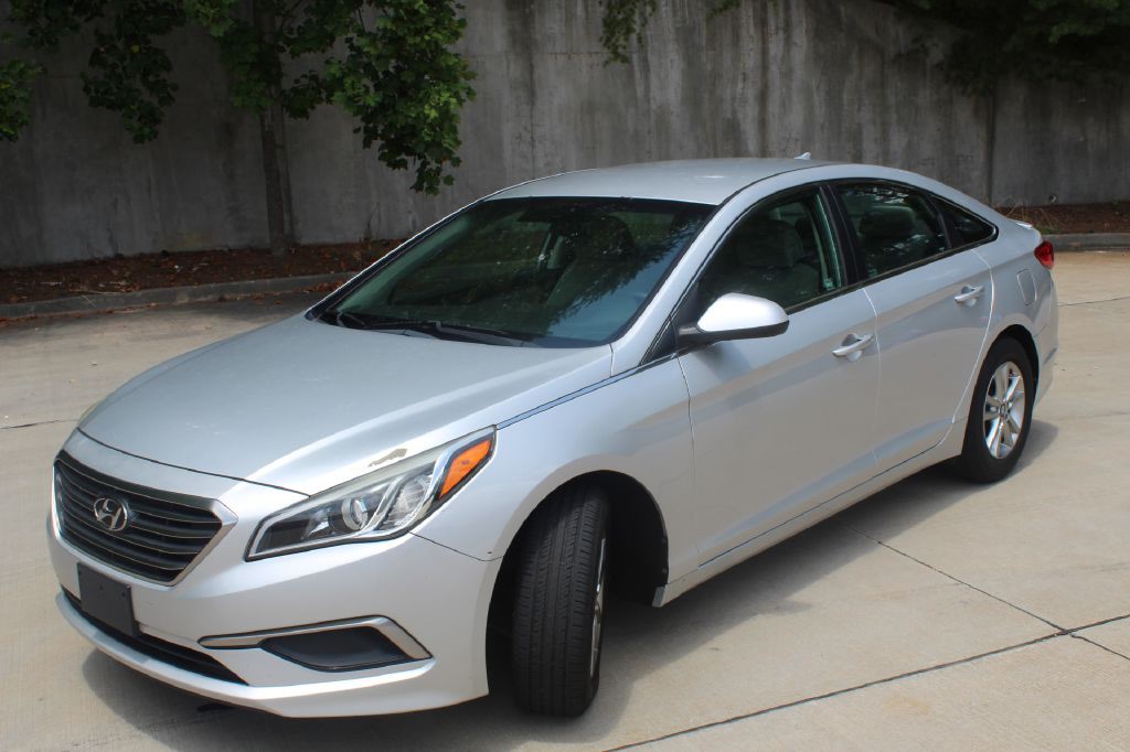 2017 Hyundai Sonata Image 2