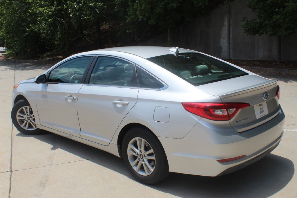 2017 Hyundai Sonata Image 3