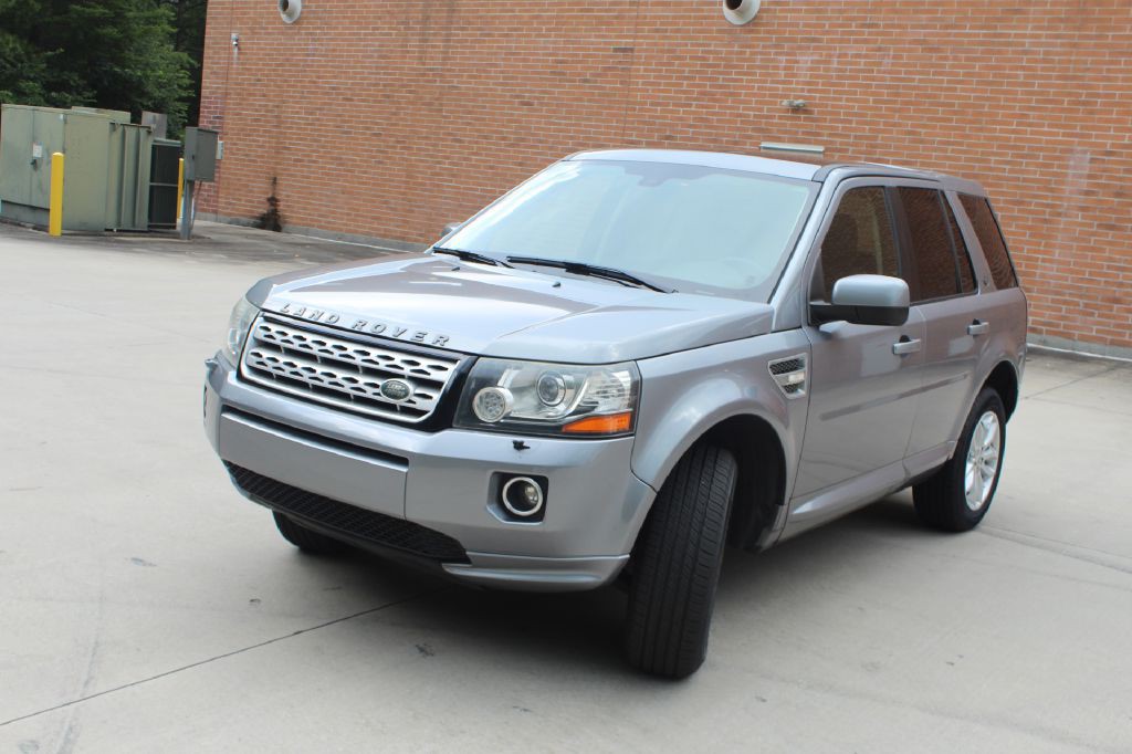 2013 Land Rover LR2 Image 2