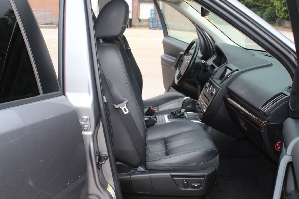2013 Land Rover LR2 Image 7