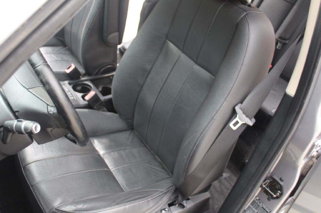 2013 Land Rover LR2 Image 11