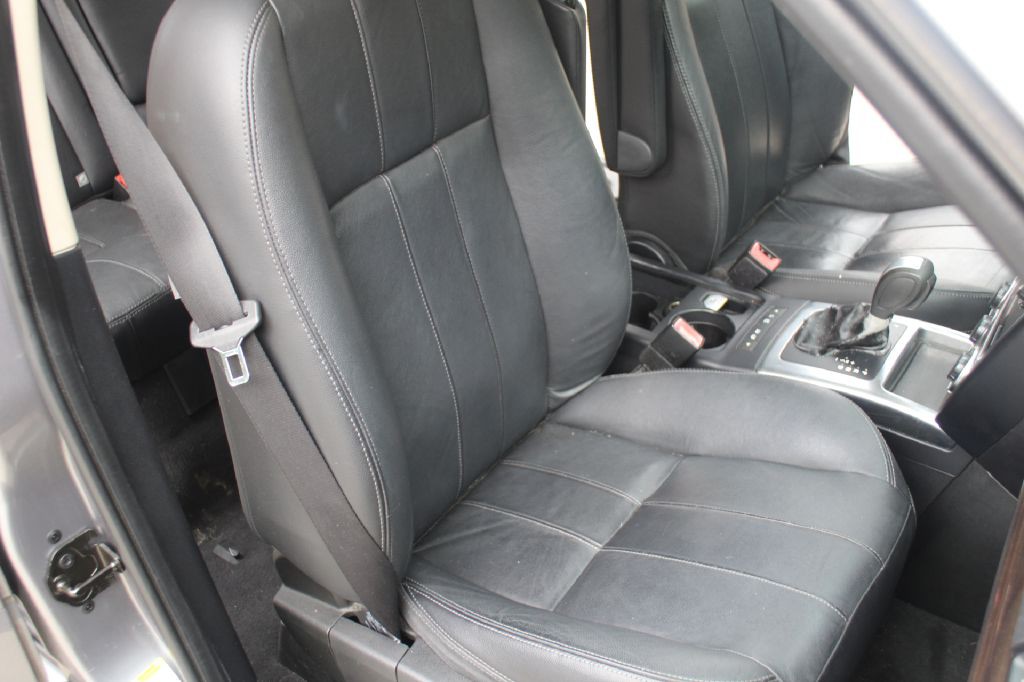 2013 Land Rover LR2 Image 12