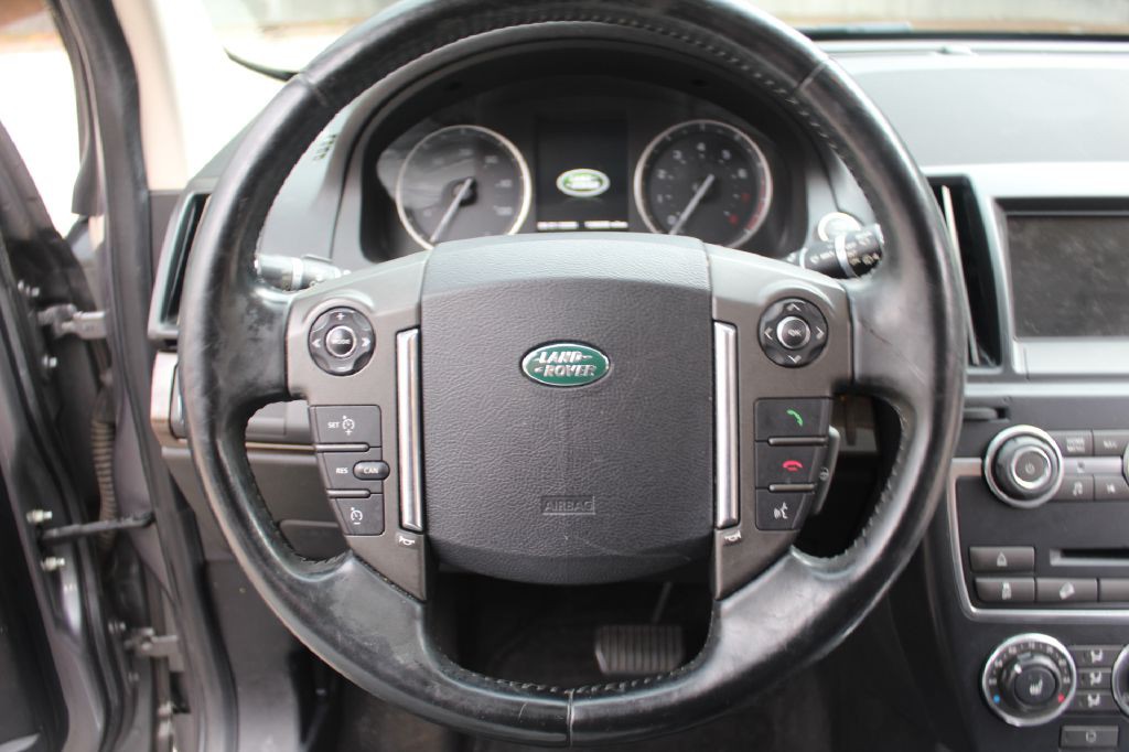 2013 Land Rover LR2 Image 16