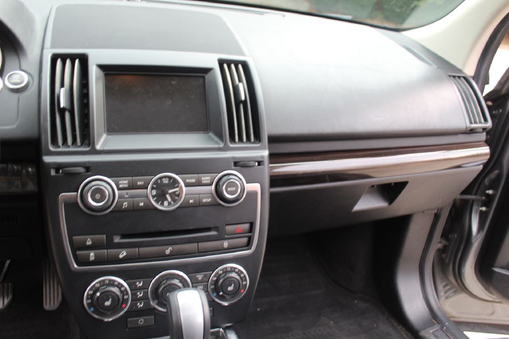 2013 Land Rover LR2 Image 18